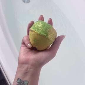 Gertrude's Famous Golden Apples - Bath Bomb